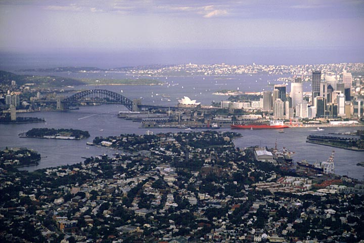 Sydney aus einer Boeing 777 der Lauda Air beim Landeanflug